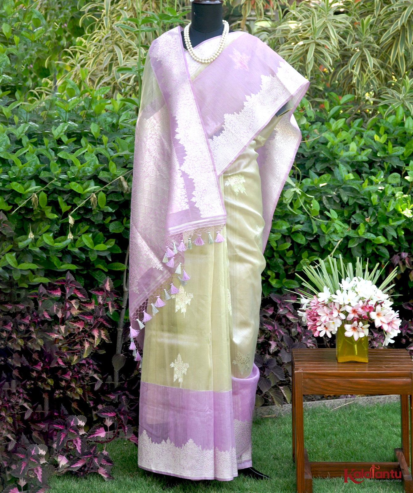 Ek Tara Kora Tissue Saree with Lucknowi Border in Light Sea Green