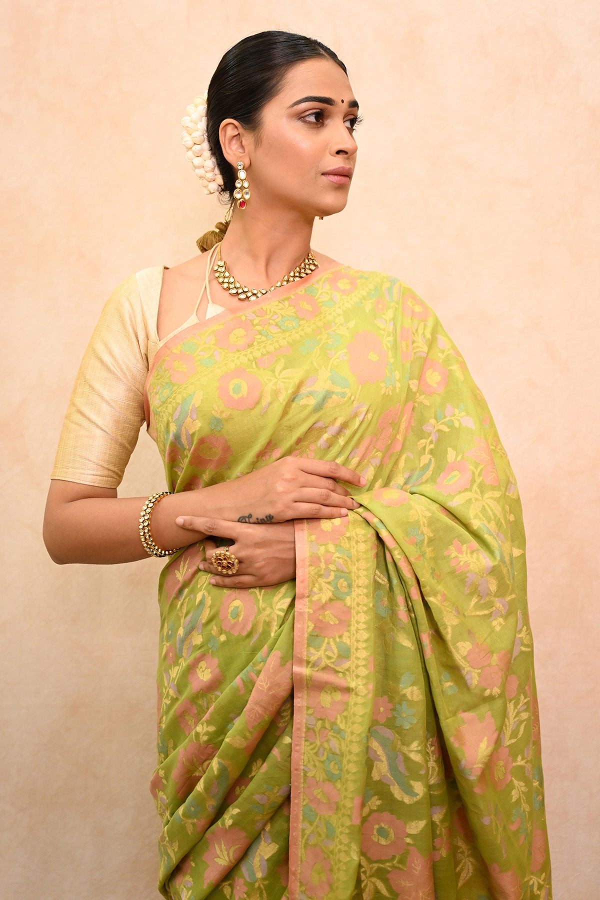 Muslin Banarasi Jamdani Saree with Multicolor Floral Weave