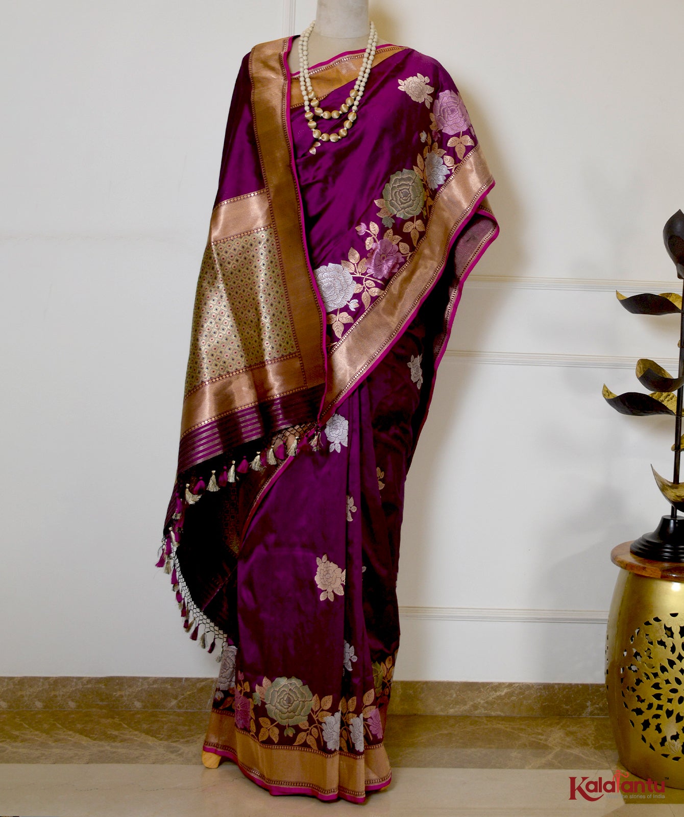 Katan Silk Rupa-Sona Phulkari Banarasi Saree with Intricate Booti Motifs