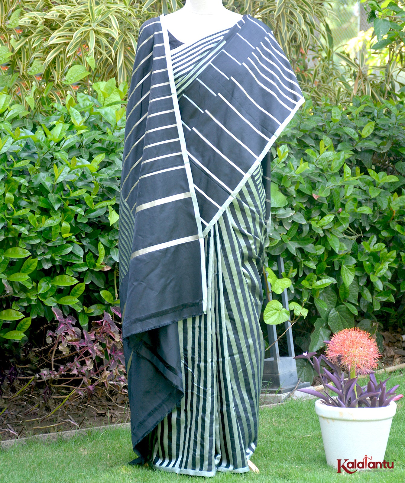 Handwoven Designer Mushru Satin Banarasi Saree with Twill Weave Motifs