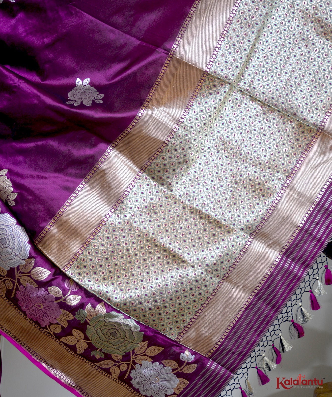 Katan Silk Rupa-Sona Phulkari Banarasi Saree with Intricate Booti Motifs