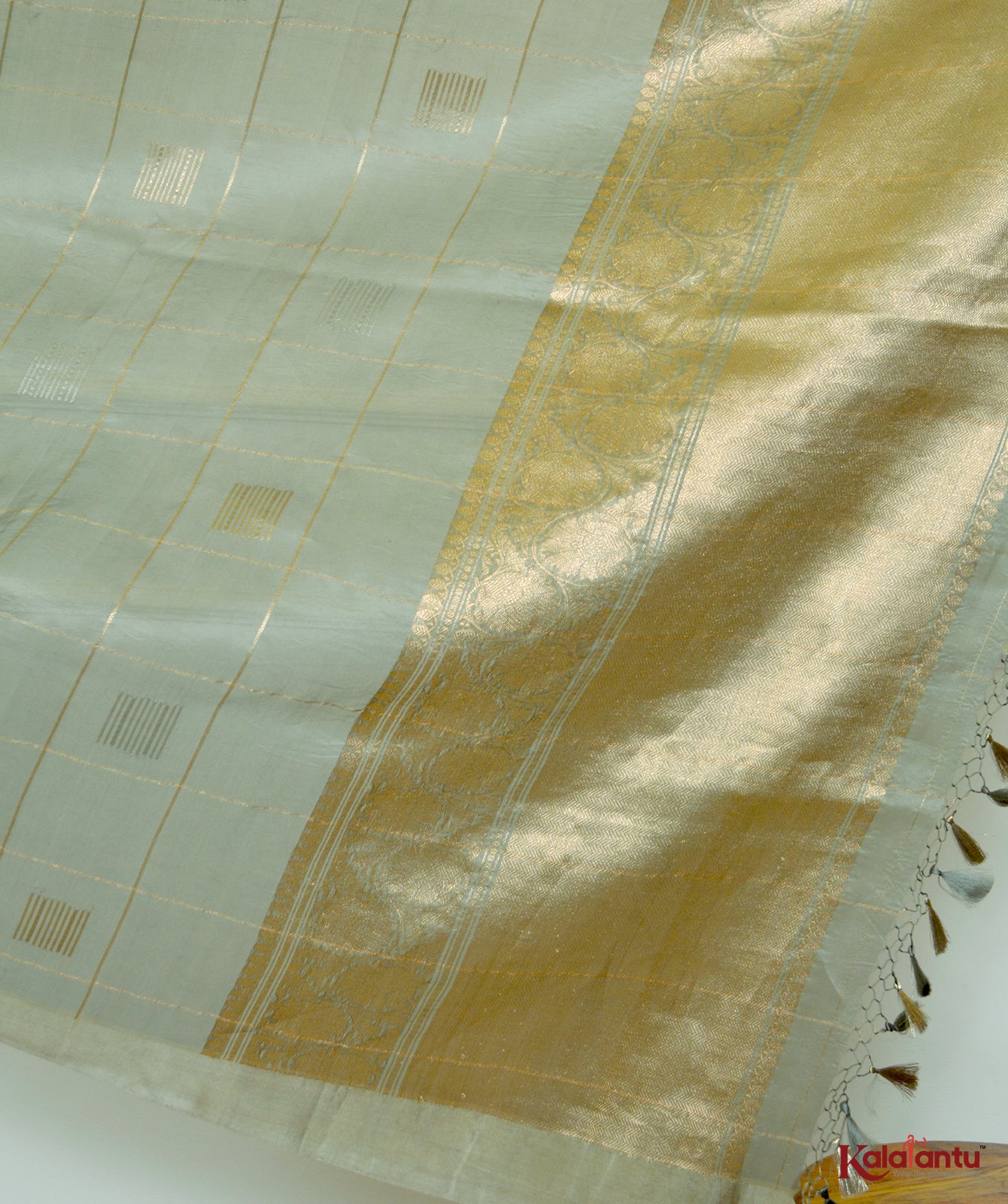Pure Organza Light Bottle Green Banarasi Saree with Zari Motifs and Broad Border