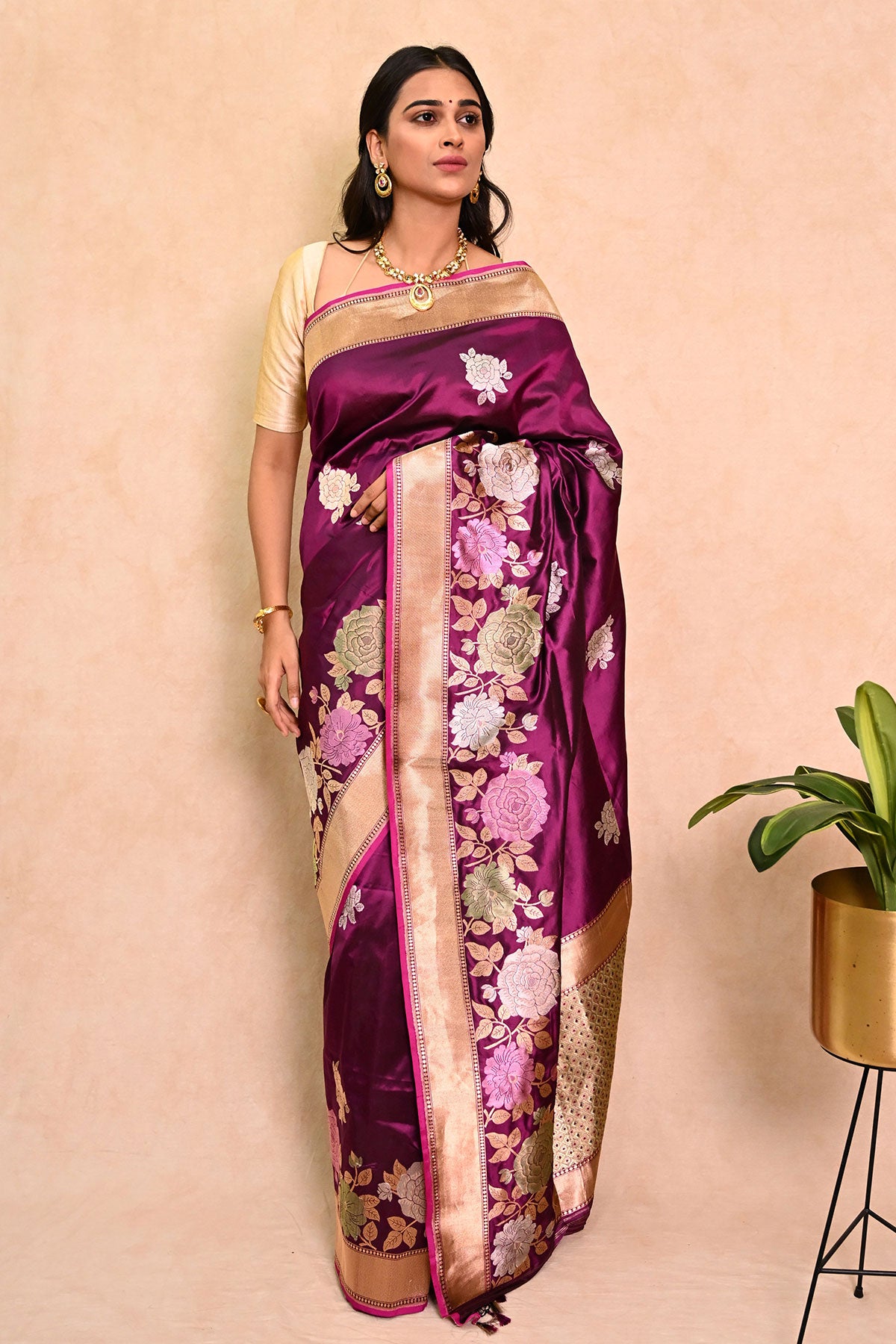 Katan Silk Rupa-Sona Phulkari Banarasi Saree with Intricate Booti Motifs