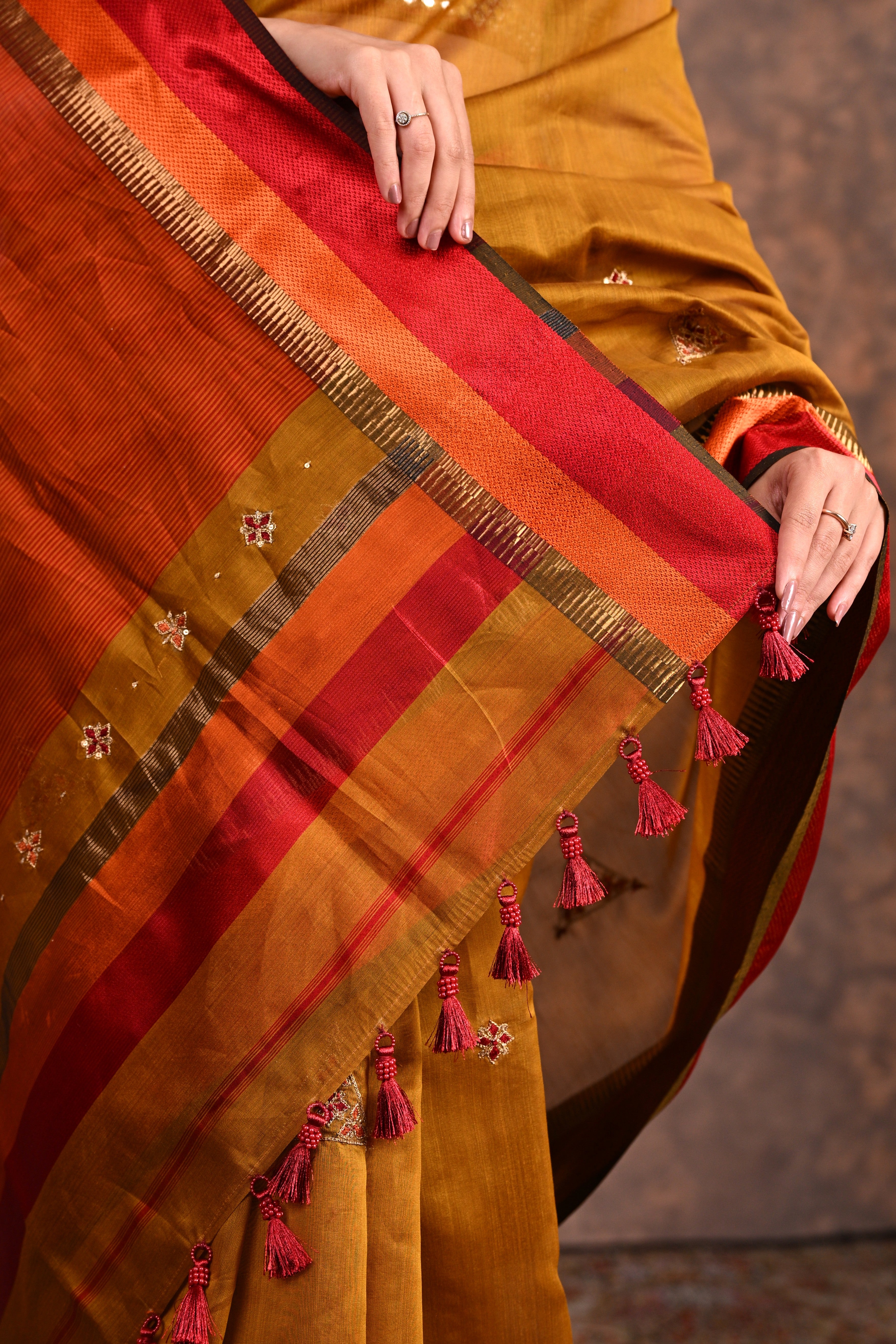 Yellow Ochre Maheshwari Silk Zardozi Saree