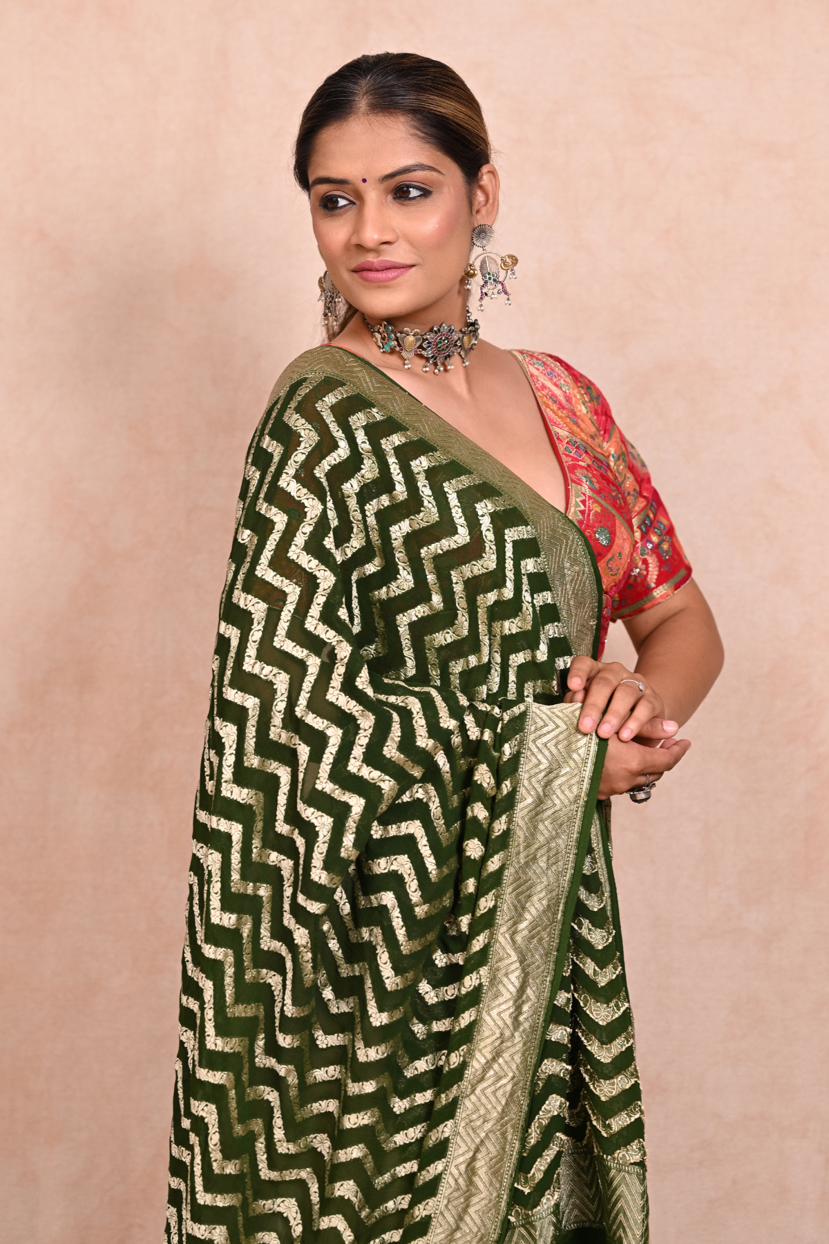 Green Khaddi Georgette Banarasi Dupatta with zig-zag pattern